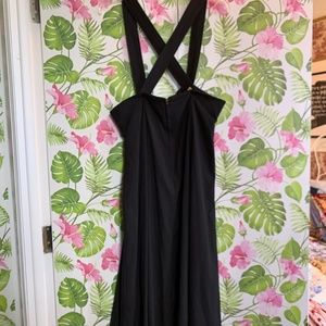 Tailored black adjustable high-waisted jumper